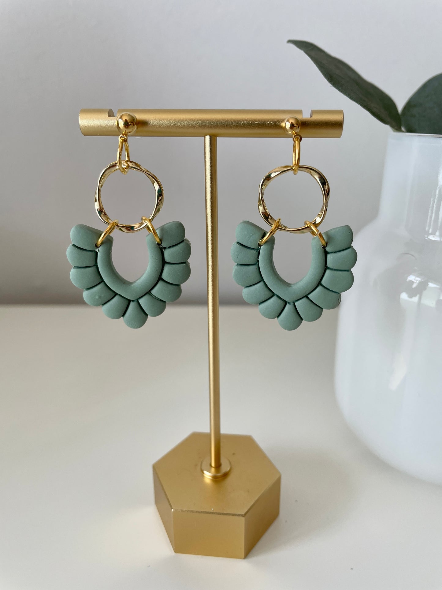 Basic B*tches- Jade Green Gold Circle Bubbly V