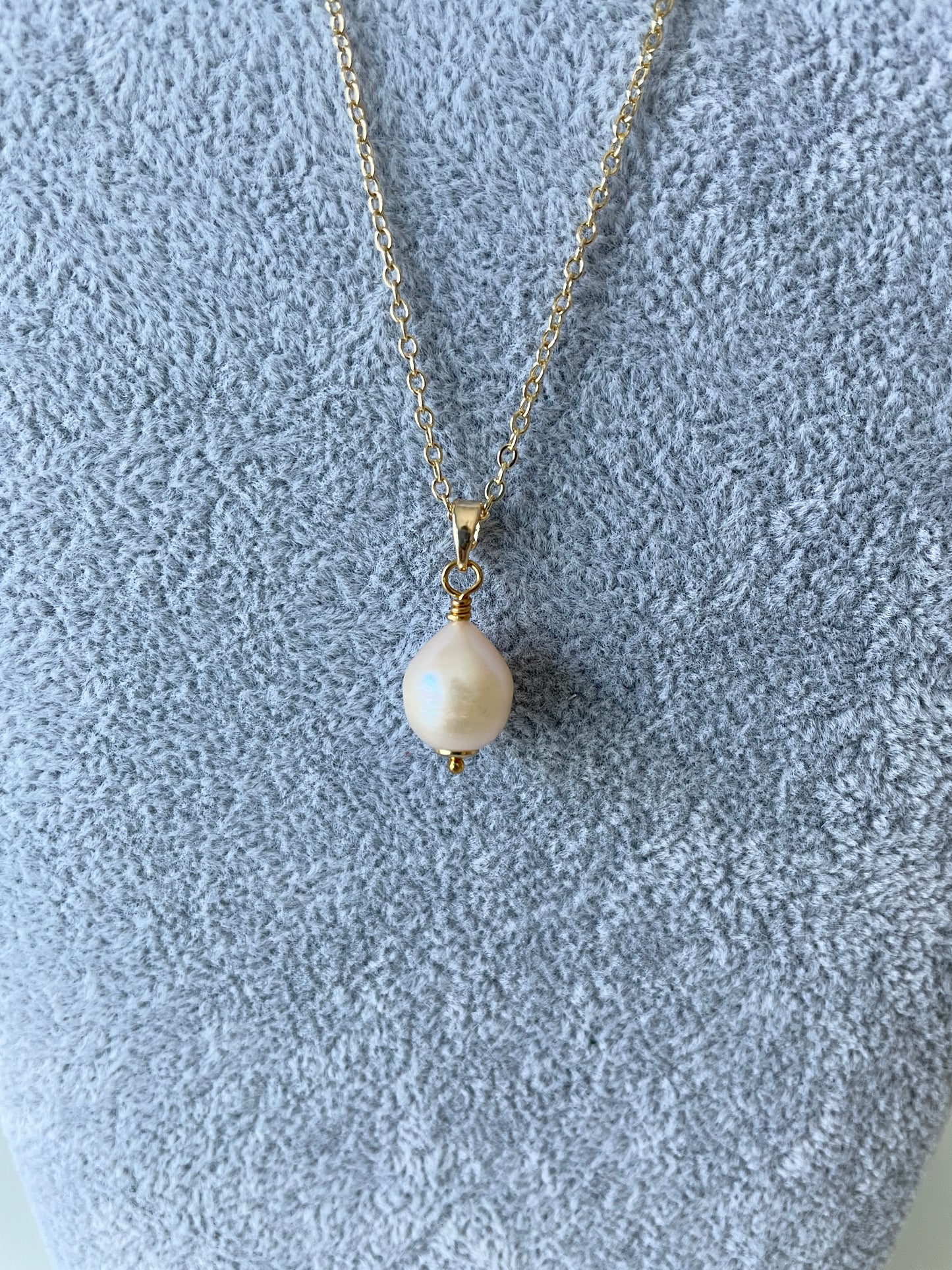 Soft Pink Fresh Pearl Pendant Necklace