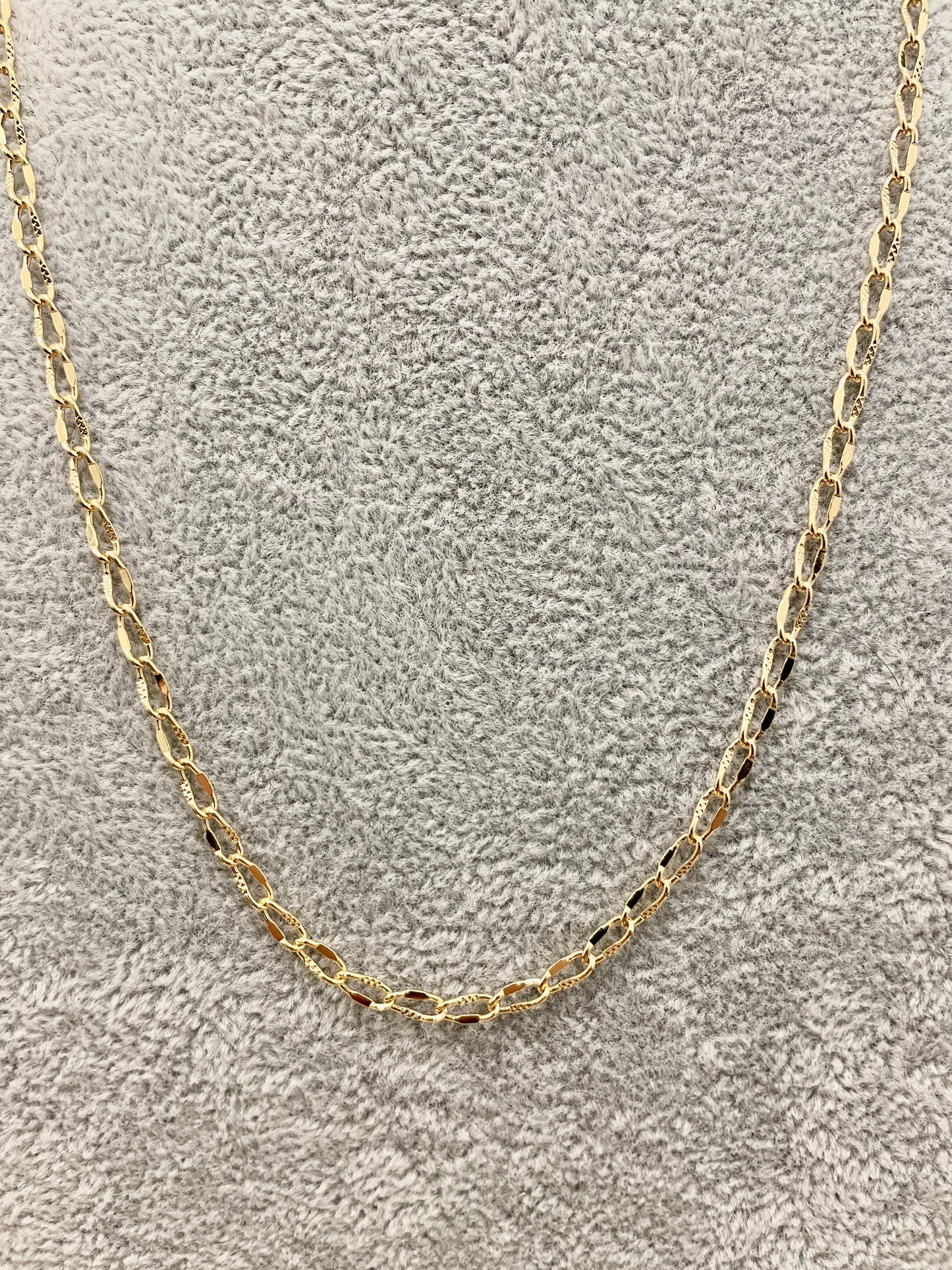 Textured Simple Chain Necklace