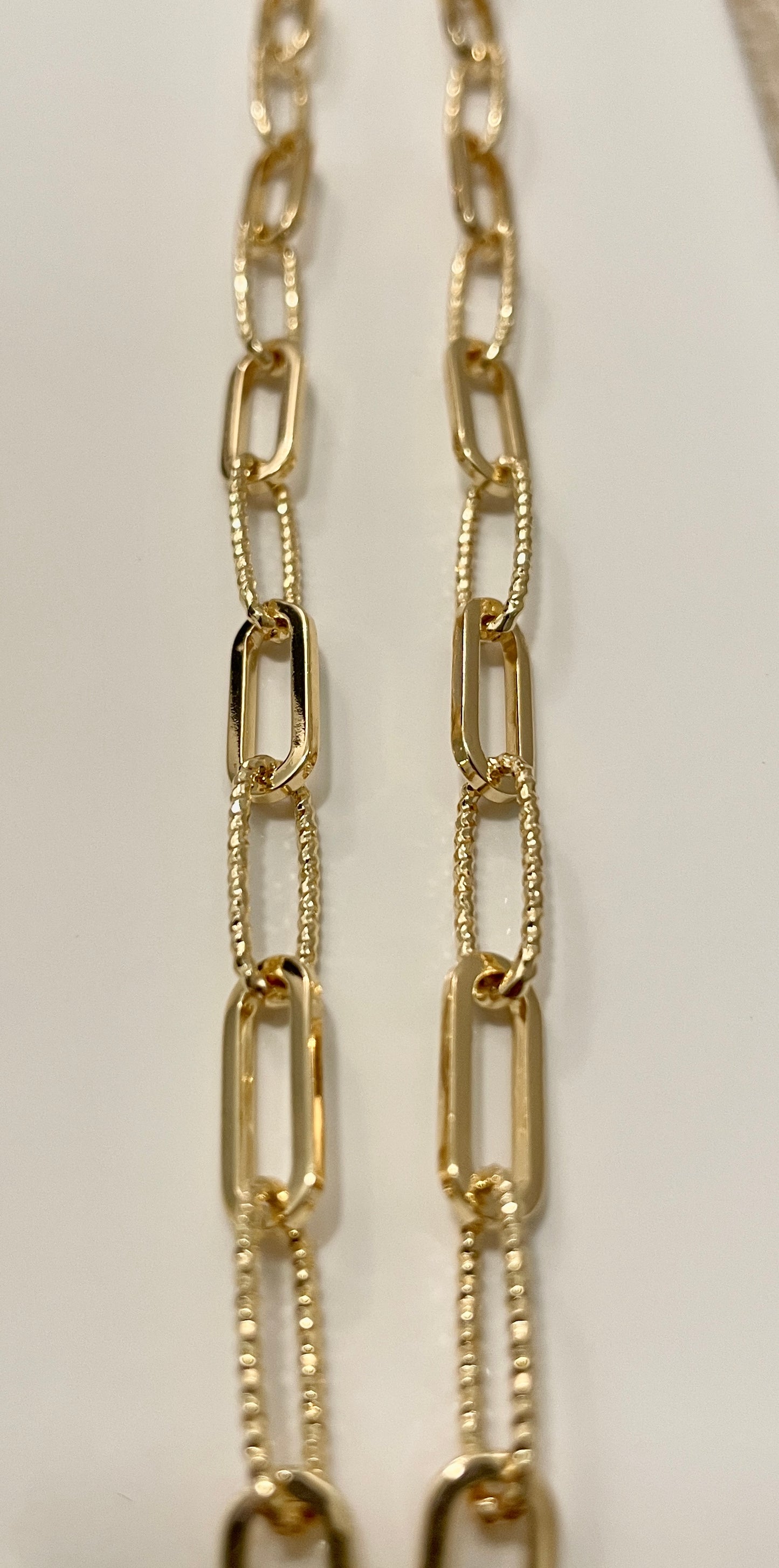 Textured Large Paper Clip Nekclace