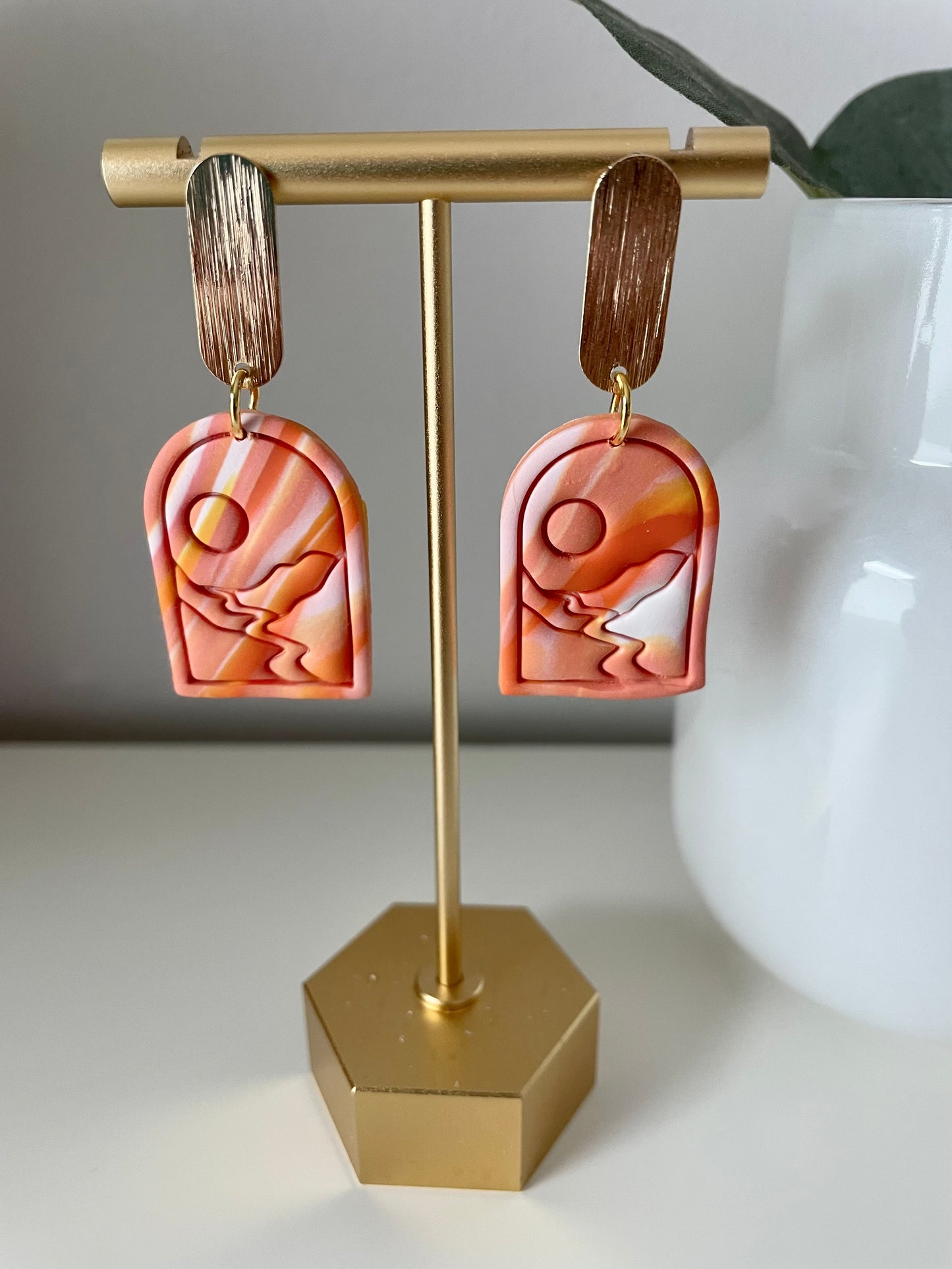 Desert Sunset- Arch Pendant Sunset Sun & Streams