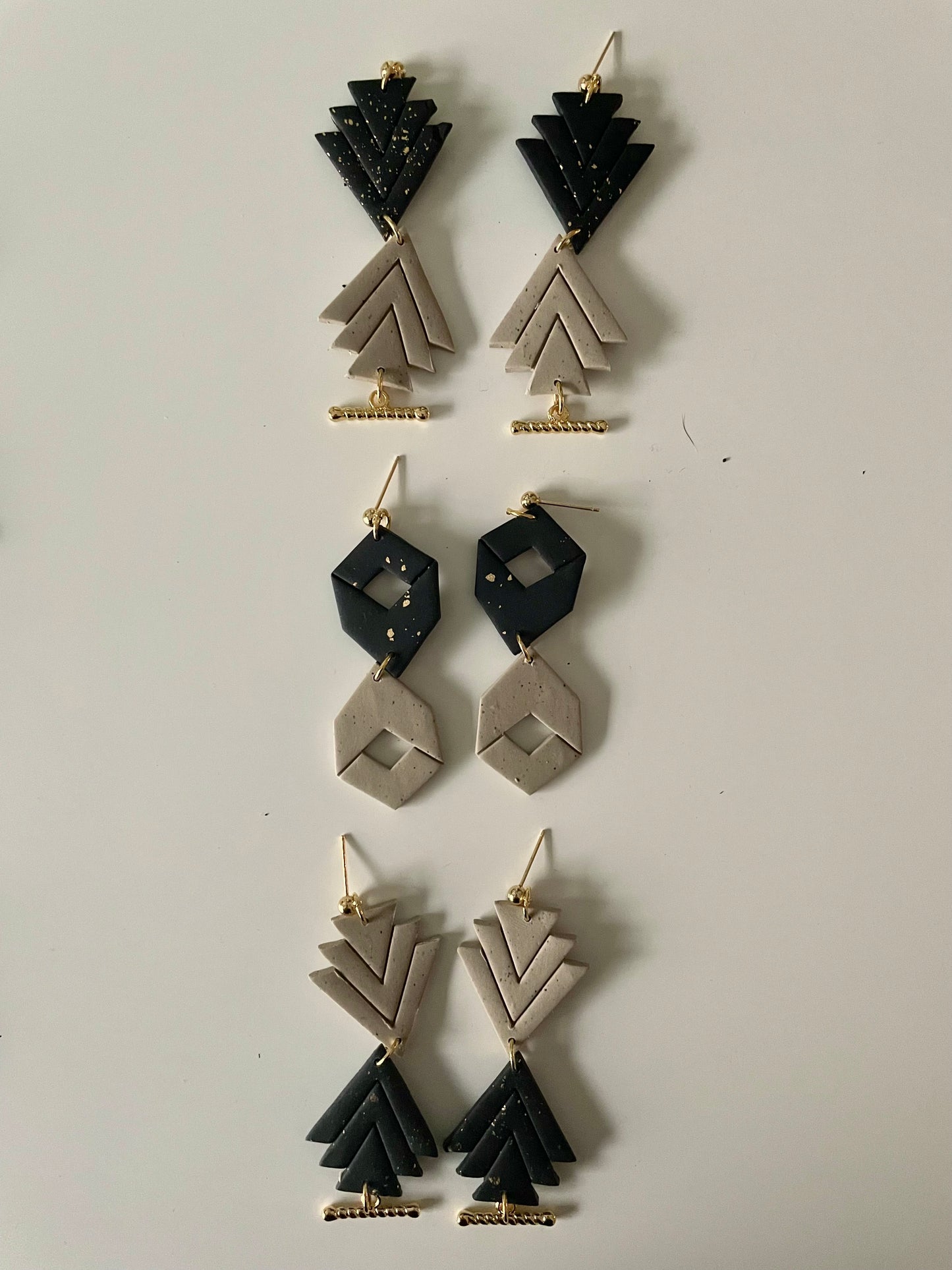Lustrous-Black Triple Triangle Gold Bar Charm
