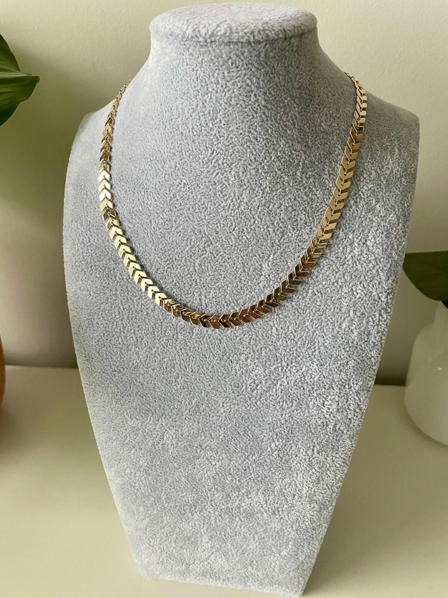 Short Arrow Chain Necklace