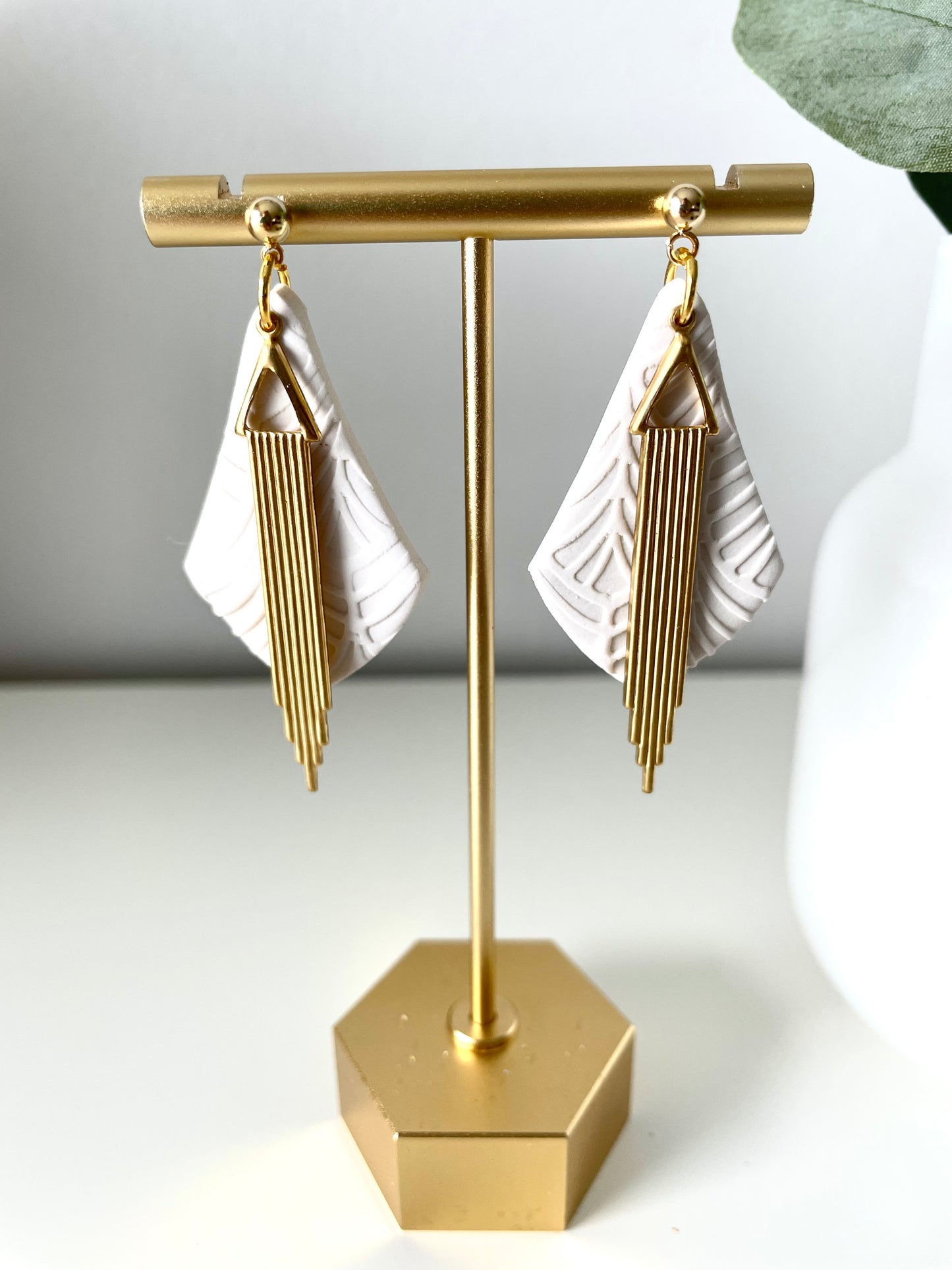 Modest- Off White Textured Moroccan Pendulum Charm