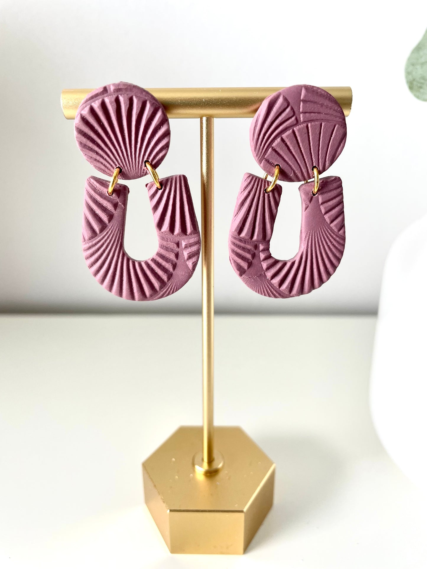 Modest- Soft Purple Circle Top Horseshoe