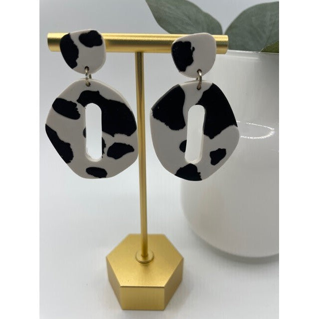 Moo B*tch- Abstract Oval