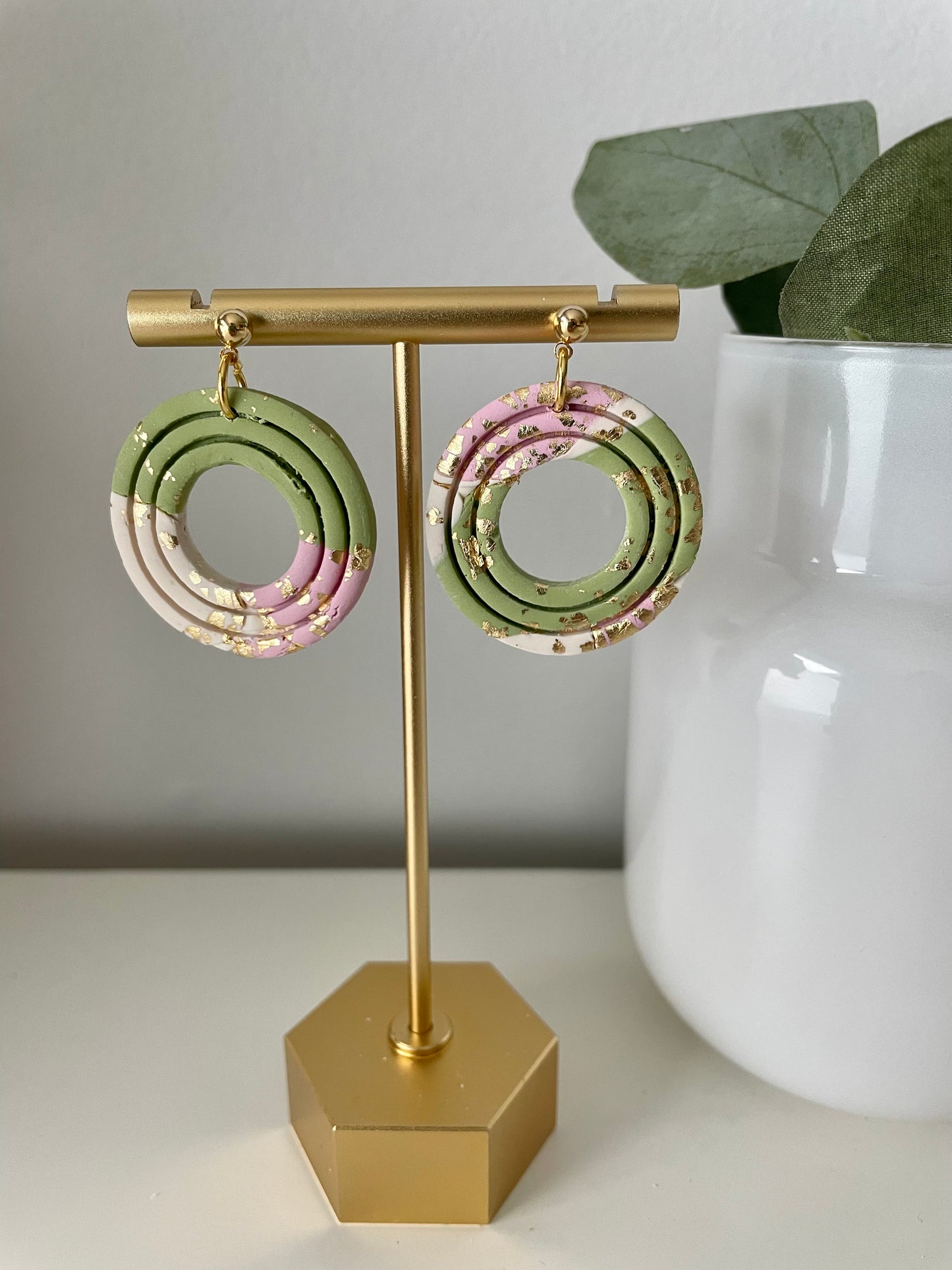 Neapolitan- Extruded Cirlces
