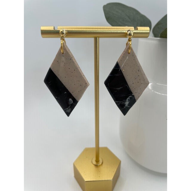 Two Tone- Pin Diagonal Diamond