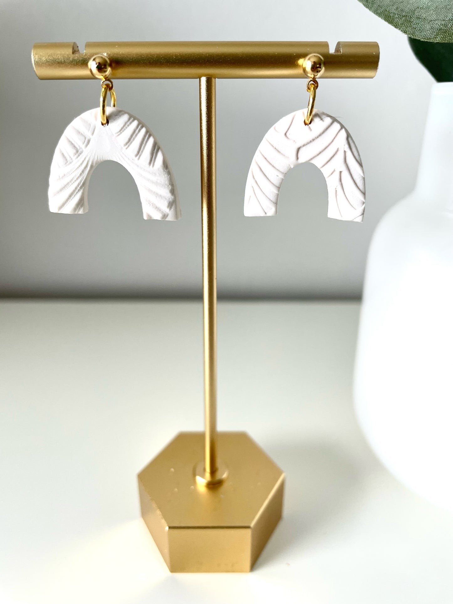 Modest- Off White Textured Mini Arch